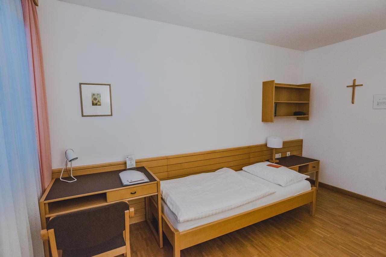 Bildungshaus St. Hippolyt Hotell Sankt Poelten Eksteriør bilde